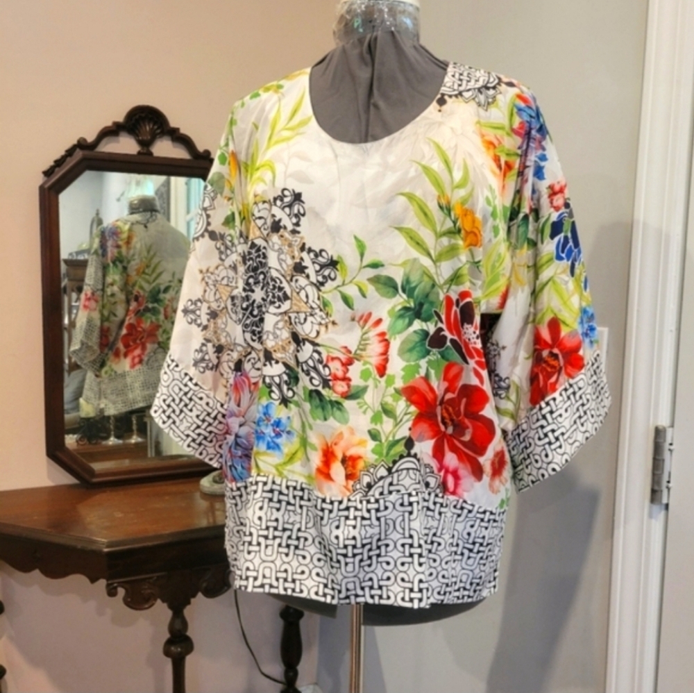 GUC XL Floral Kimono Sleeve Blouse